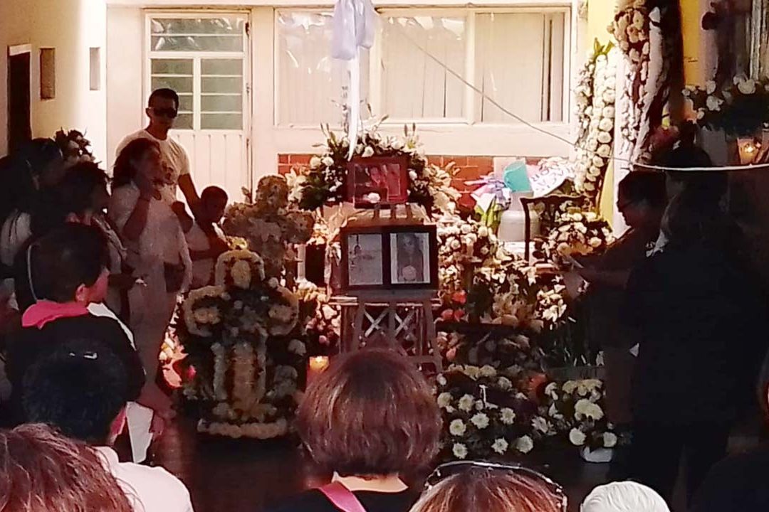Familiares, amigos y seres queridos velaron este jueves el cuerpo de Lesly Martínez, quien desapareció el pasado 30 de abril