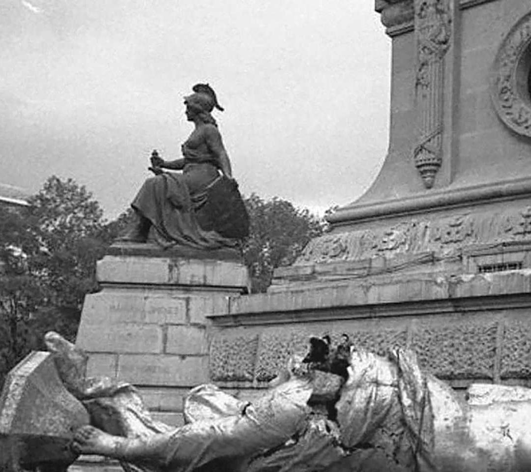 El Ángel de la Independencia se cayó durante el sismo del 28 de julio del 1957
