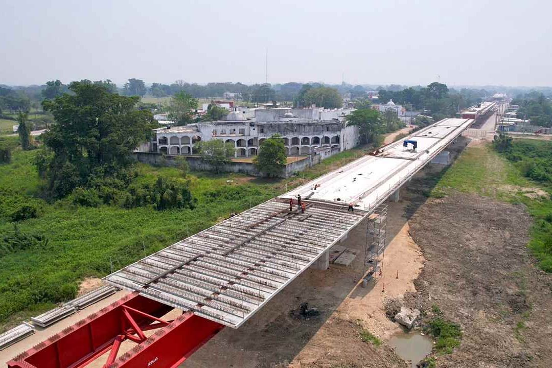 AMLO afirma que el decretro sobre obras es para blindar los proyectos prioritarios