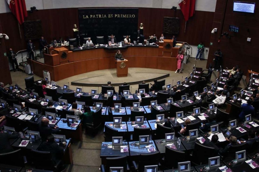 Jueza ordena convocar a periodo extraordinario en Senado por comisionado del INAI
