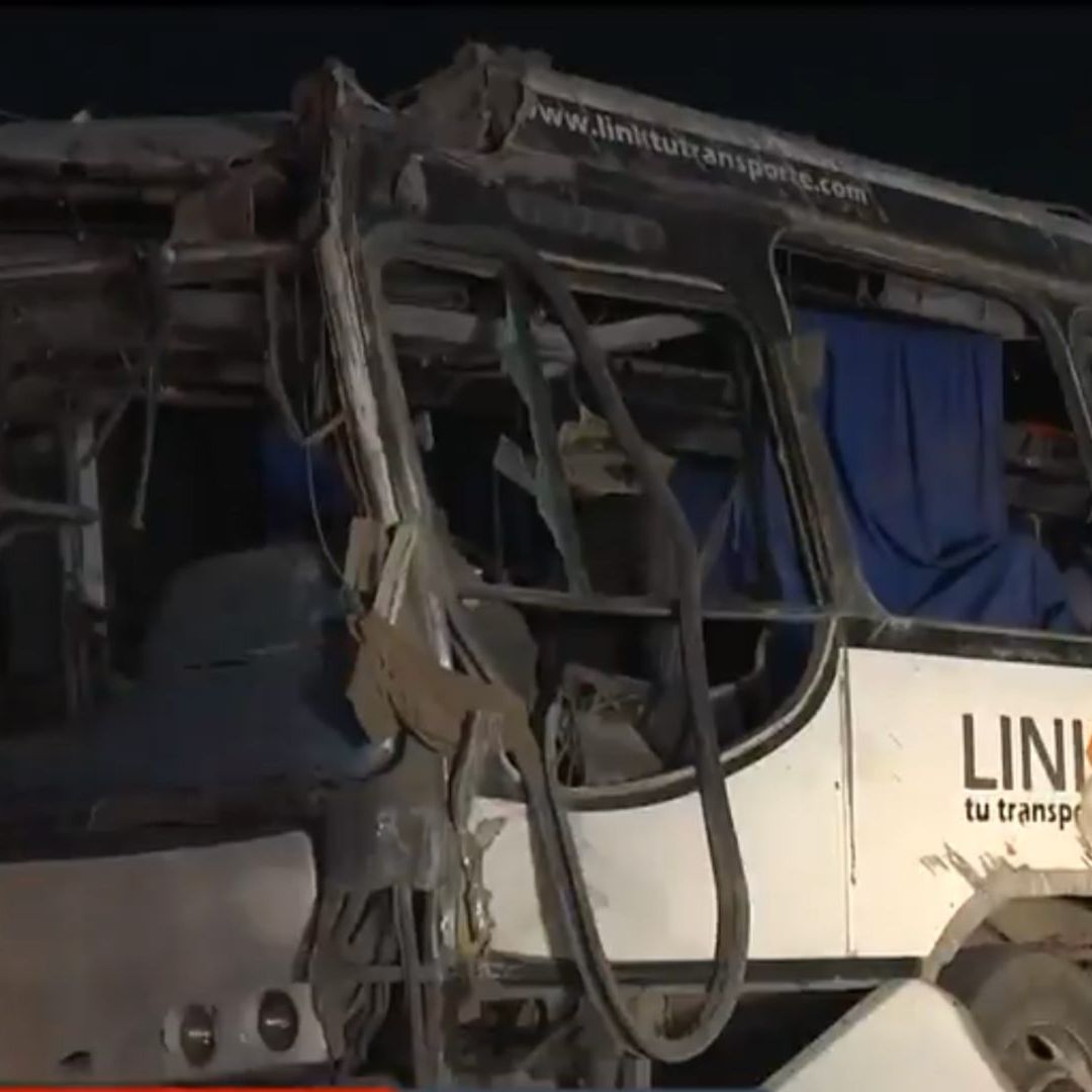 Volcadura de transporte de personal en Carretera a Monclova