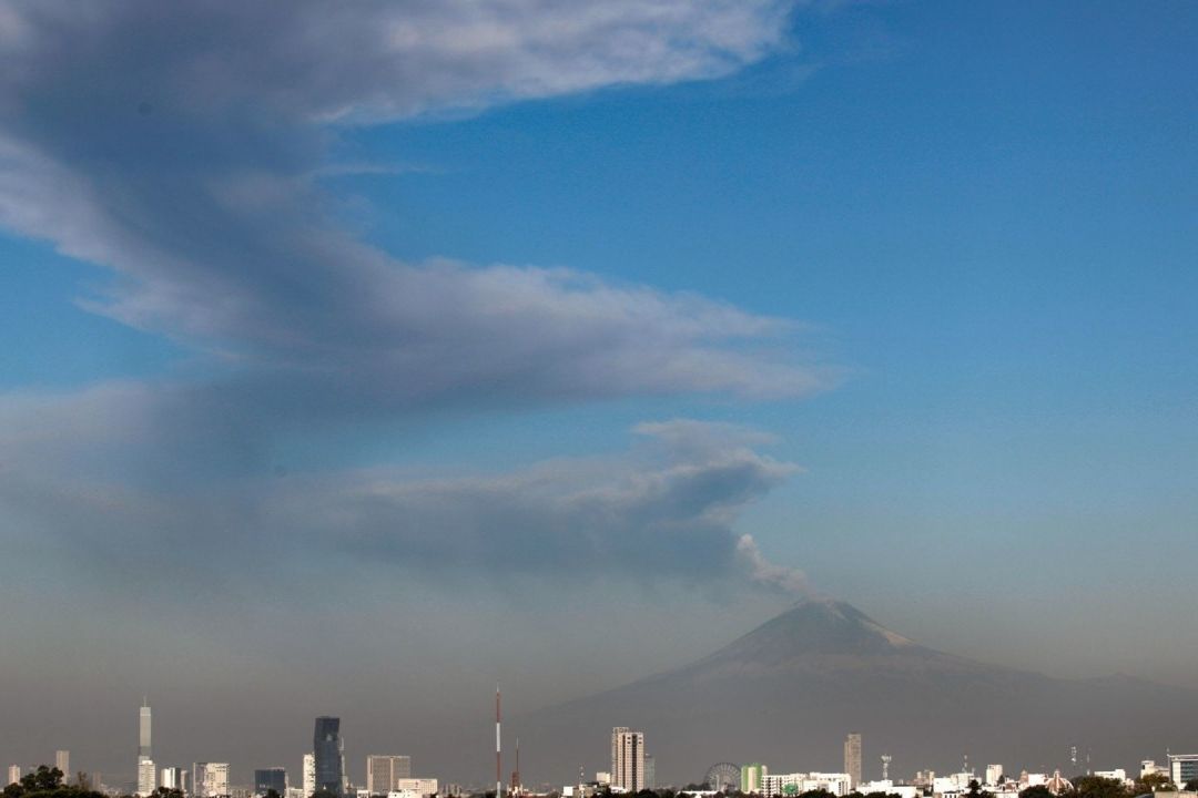 Edomex anuncia medidas en escuelas por el Popocatépetl