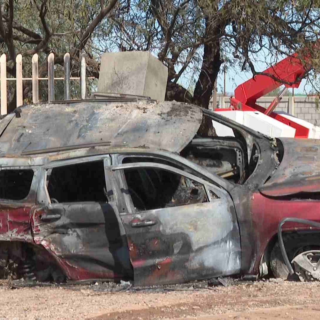 Choque Deja un Vehículo Incendiado en Carretera Hermosillo-Bahía de Kino