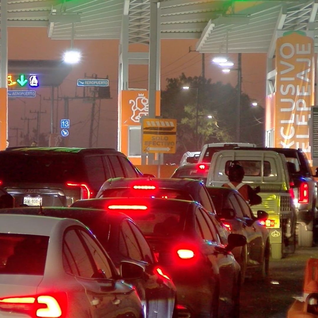 Casetas de la autopista al Aeropuerto de Monterrey