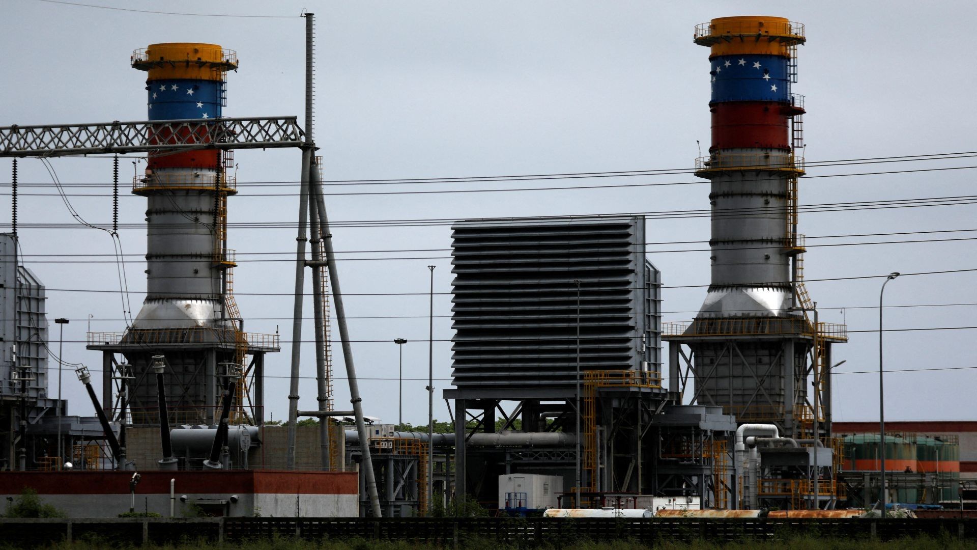 Afirman que Trump Analiza Controlar PDVSA y Bajar Precio del Barril; Petroleras Piden Garantías.
