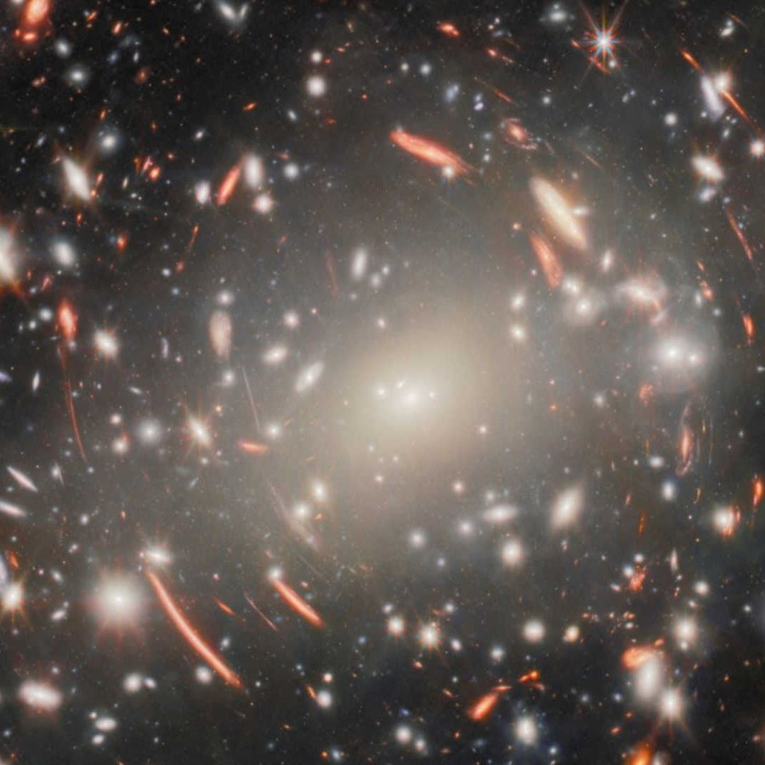 Cúmulo de galaxias captado por el telescopio espacial James Webb