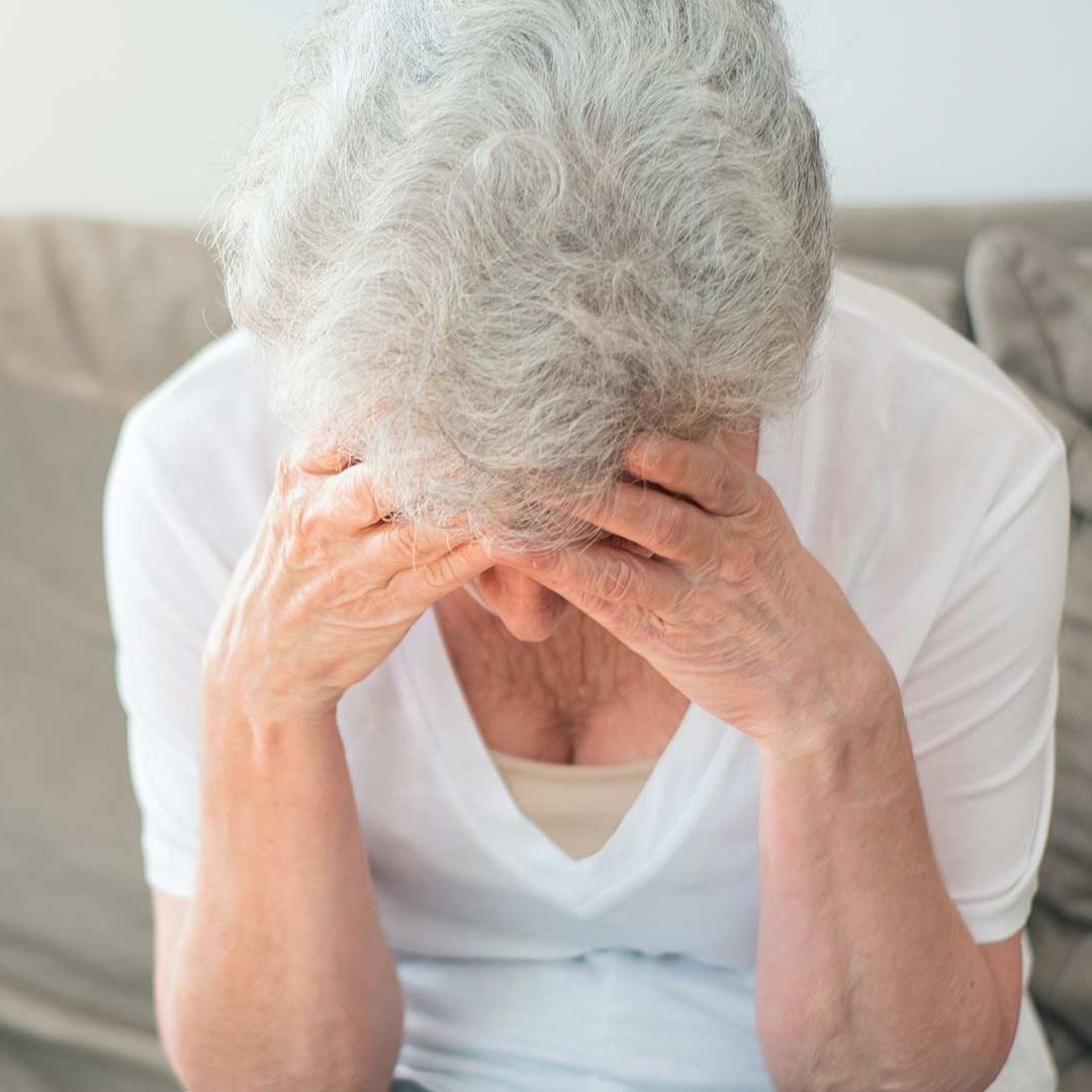 ‘No Me Dejen’: Familia Manda a Abuelita a Asilo por Hacerse Pipí