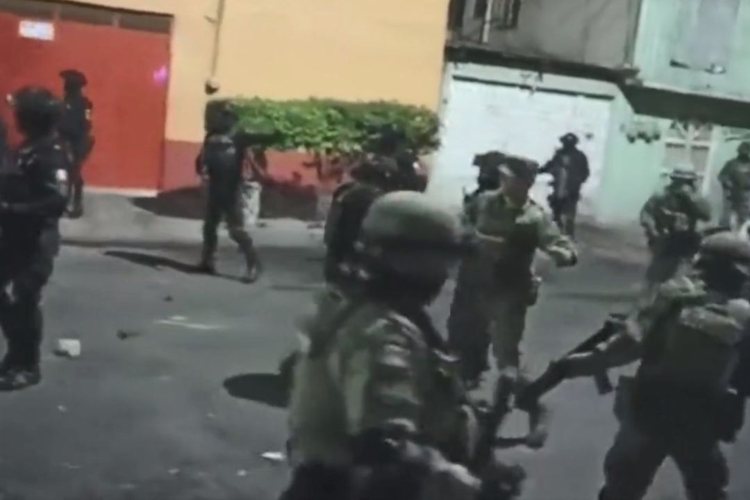 CDMX: Detonaciones durante cateo en Peñón de los Baños