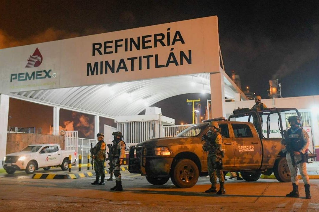 emex informó que fue controlado el incendio que se registró en el Sector Número 3 de la Refinería “Lázaro Cárdenas” en Minatitlán,