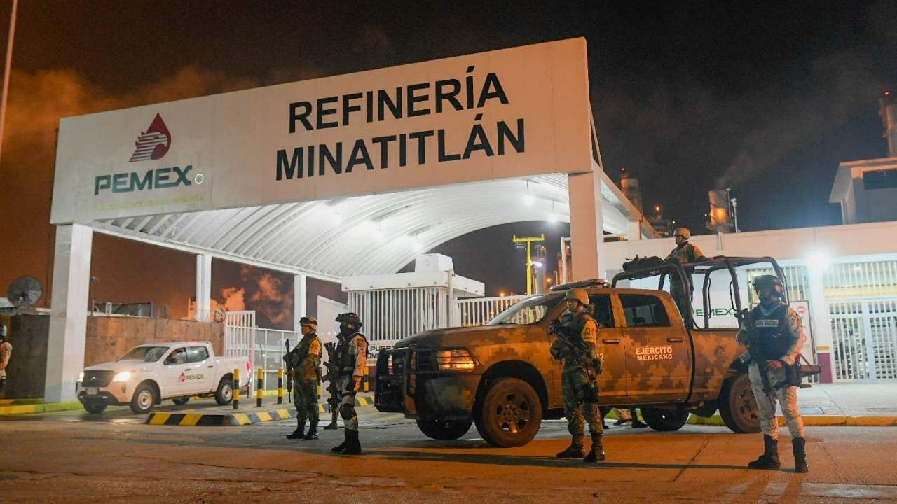 emex informó que fue controlado el incendio que se registró en el Sector Número 3 de la Refinería “Lázaro Cárdenas” en Minatitlán,