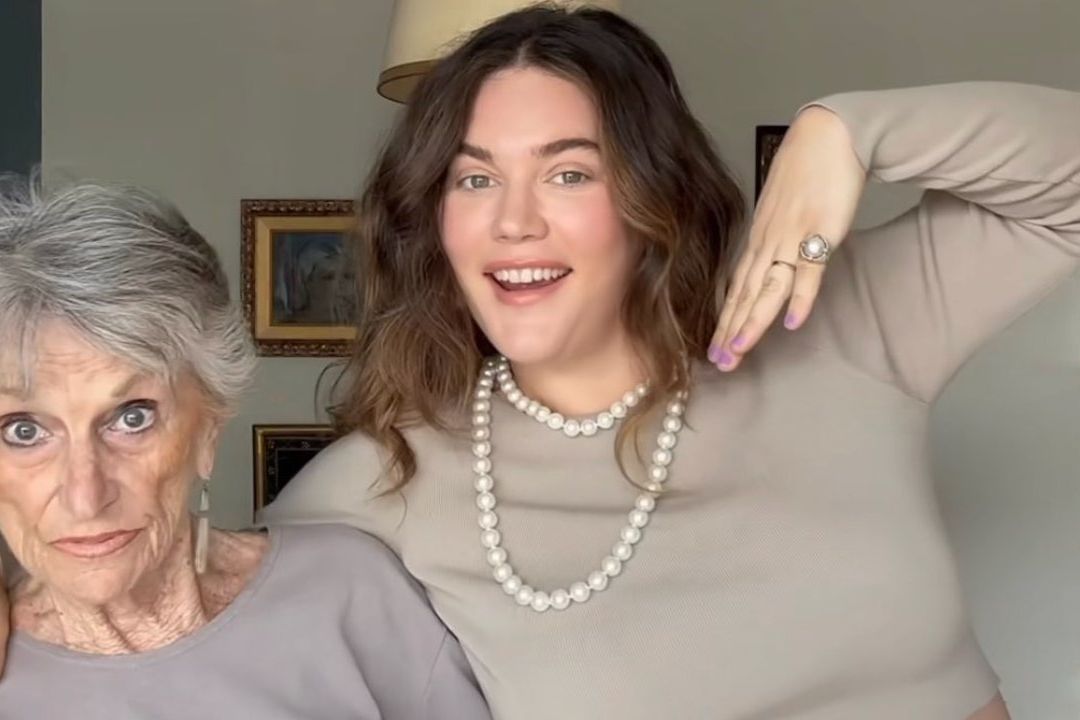 La modelo Ali Tate y su abuela