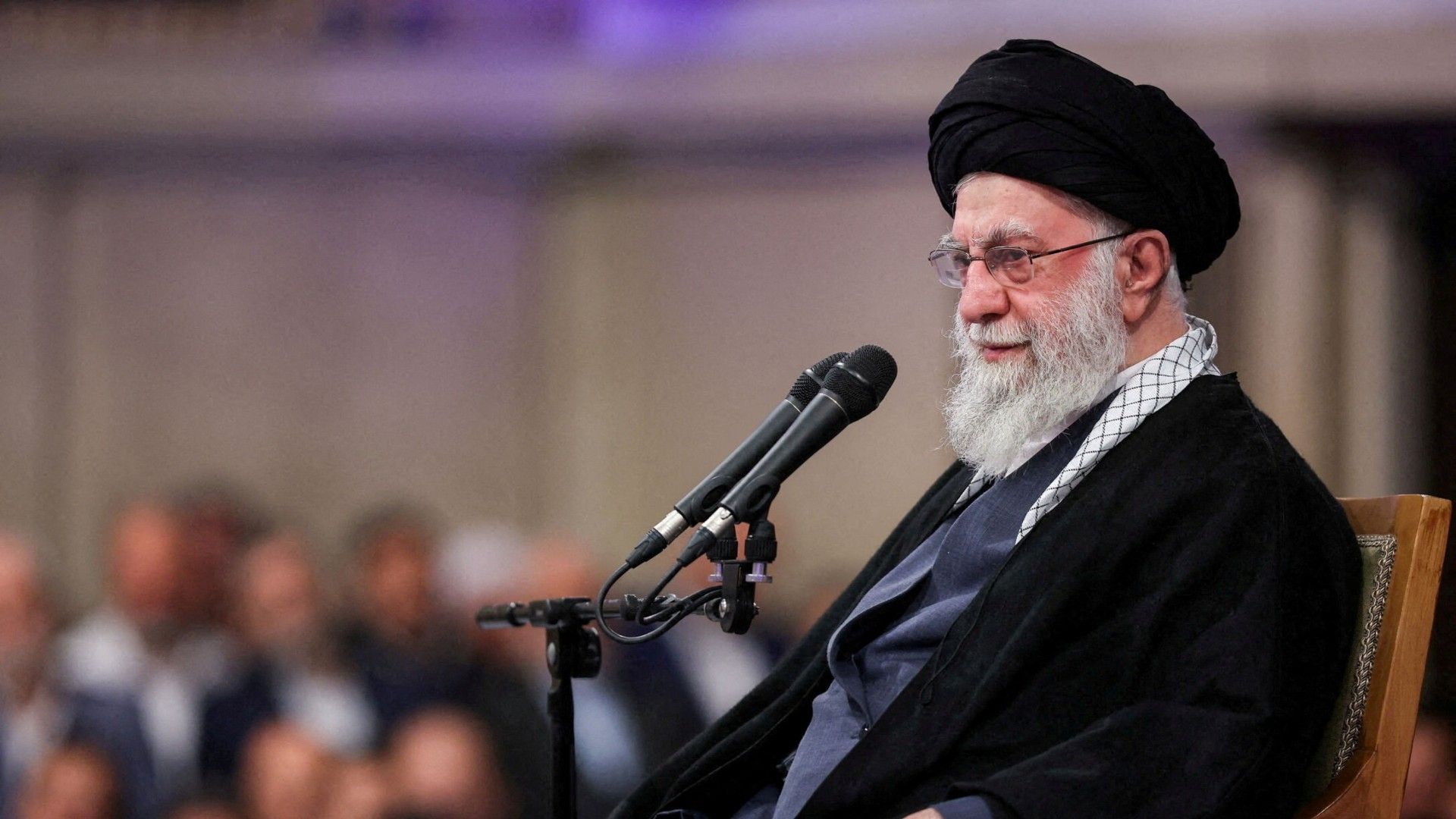 Líder Supremo de Irán Dice Que Trump "Tiene las Manos Manchadas de Sangre"