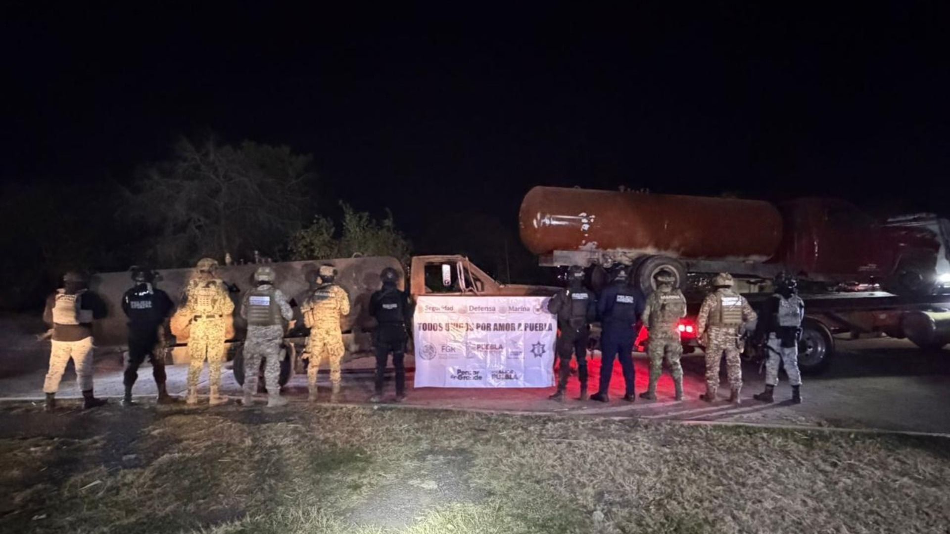Tres Pipas Aseguradas Usadas para Huachicol Hidrocarburo Robado en Santa Rita Tlahuapan Puebla