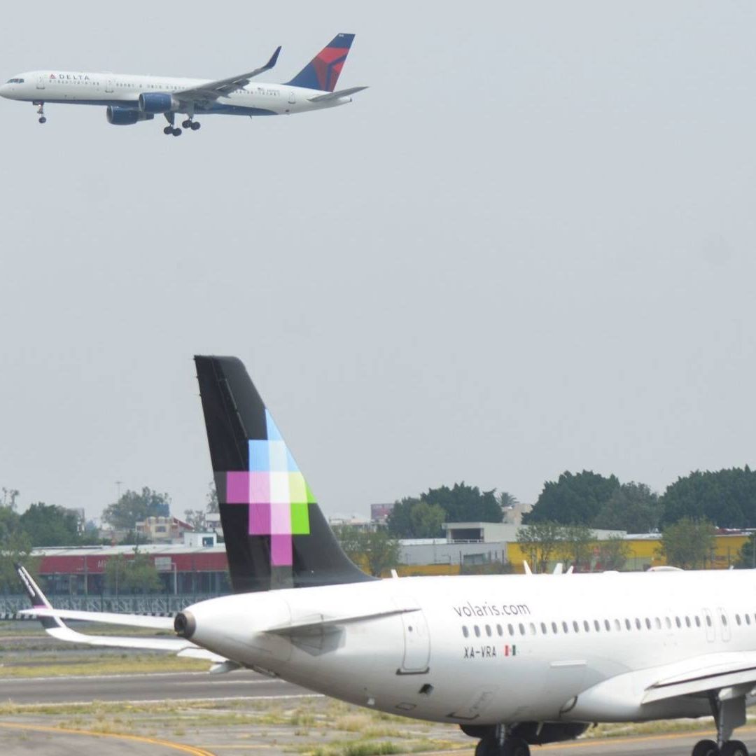 Aviones en el AICM