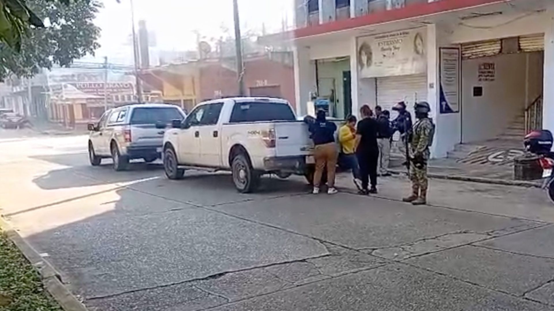 Elementos de seguridad se movilizaron tras el deceso de una mujer de la tercera edad en Coatzacoalcos.