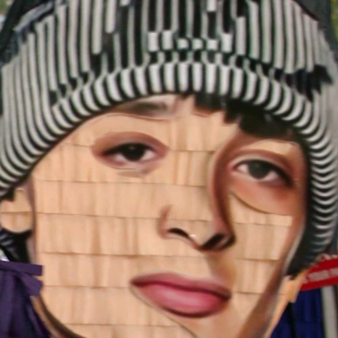 Da “vida” Adrián a las piñatas