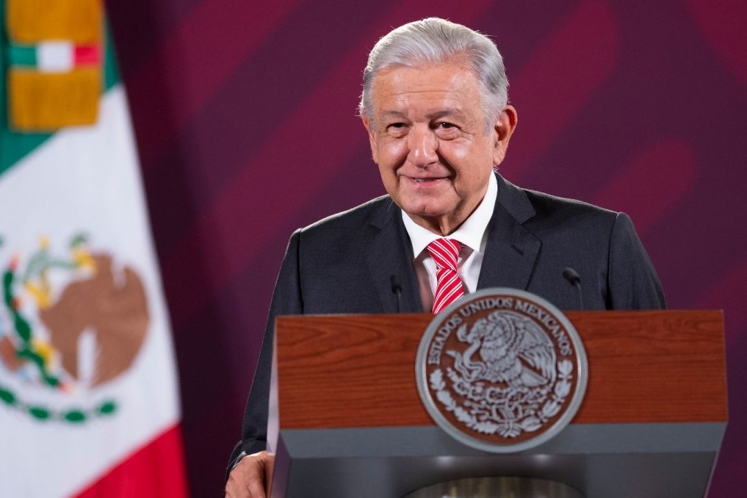 El presidente Andrés Manuel López Obrador ofrece su conferencia mañanera un día después de la marcha por su Informe de Gobierno