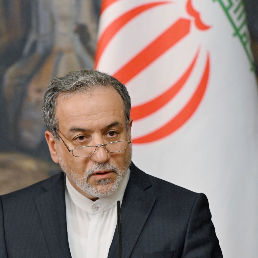 Irán Dice que Está Totalmente Preparado para la Guerra, pero También para Negociar.