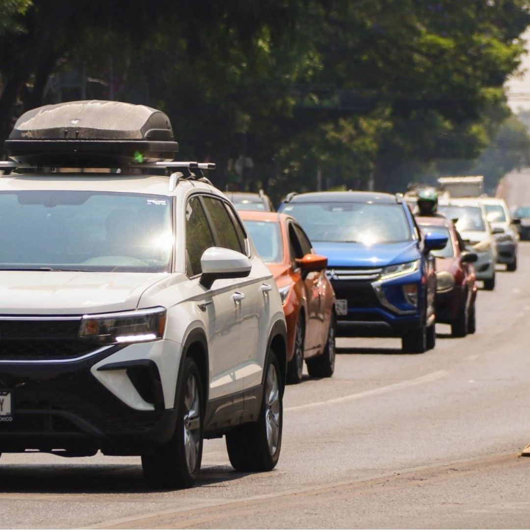 Hay doble Hoy No Circula 13 de enero 2026 por contingencia en CDMX y Edomex qué carros no circulan por restricción