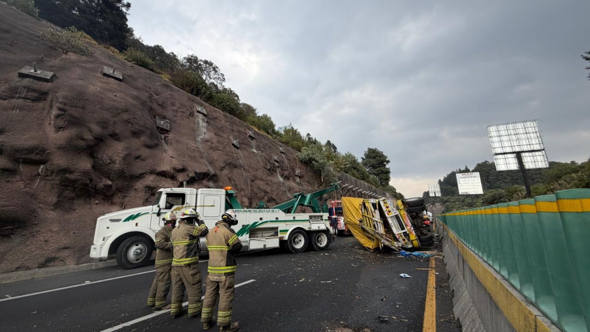 La carretera México-Toluca es una de las vialidades más transitadas del Estado de México.
