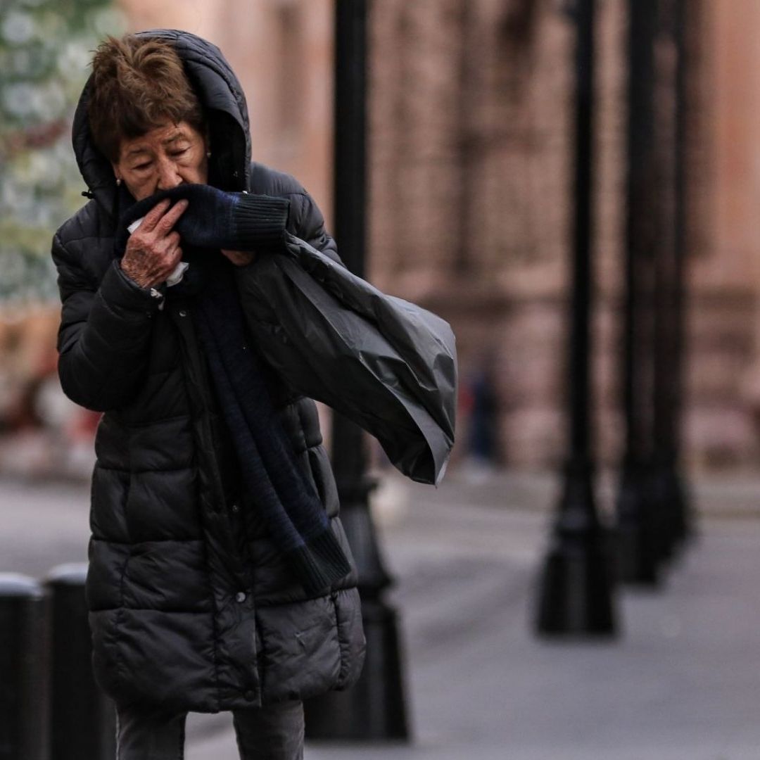 Emiten doble alerta por frío en CDMX