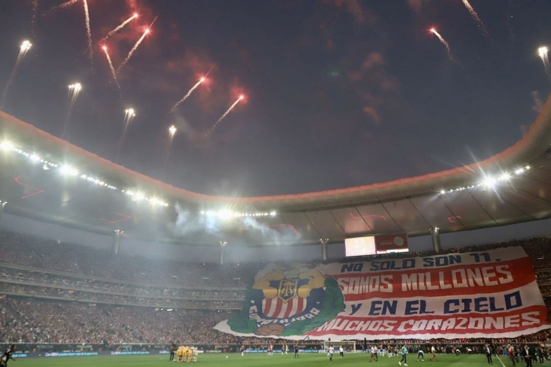 Pleito entre Aficionados del Trigres y Chivas