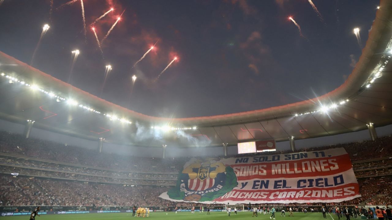 Pleito entre Aficionados del Trigres y Chivas