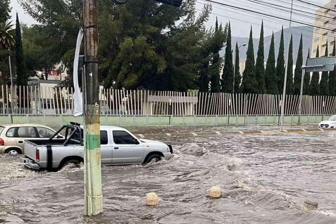 Pachuca y Mineral de Reforma colapsan tras granizada