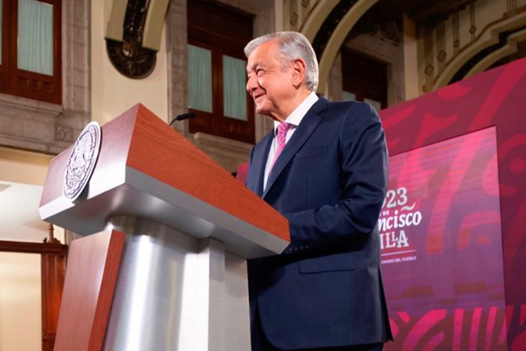 El presidente Andrés Manuel López Obrador presenta su mañanera desde Palacio Nacional