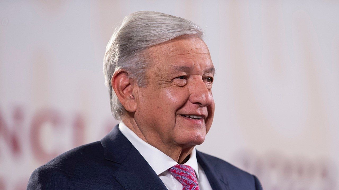 AMLO confirma que recibe la pensión del bienestar porque le corresponde