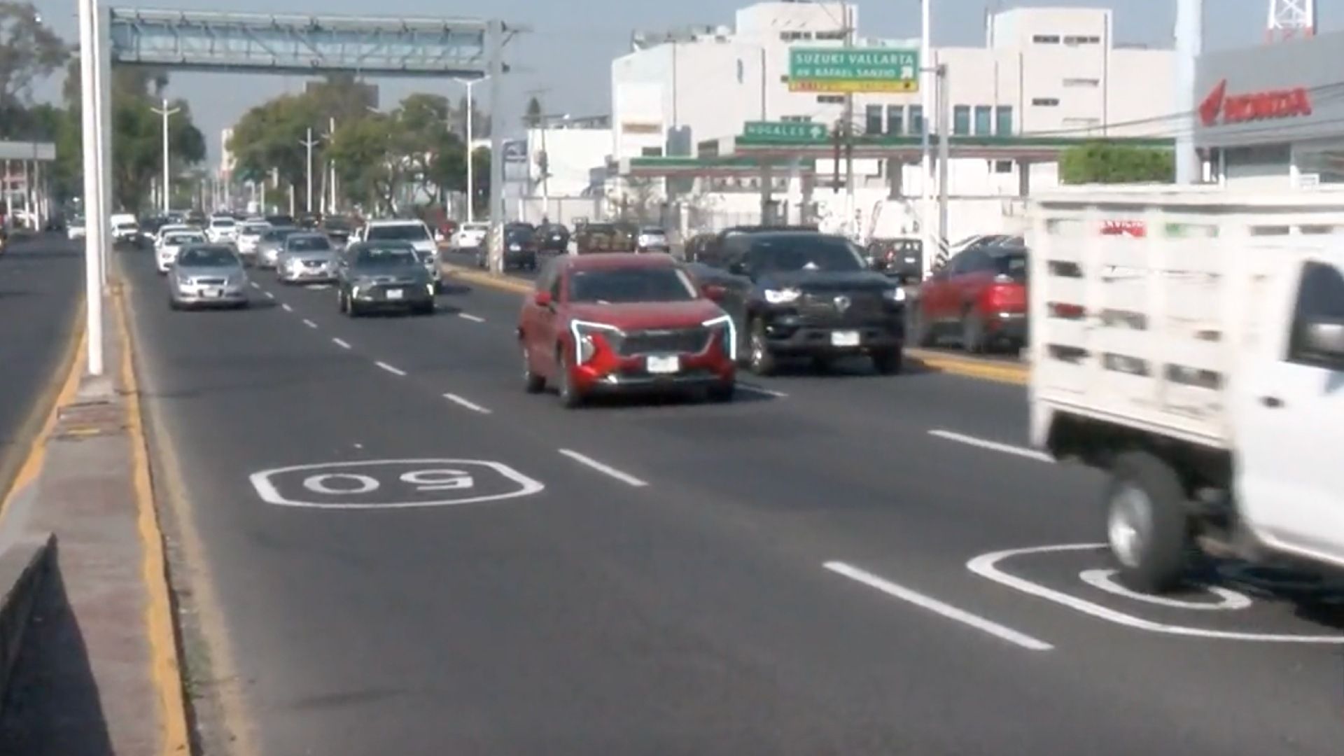 Revirtieron el cambio en el límite de velocidad permitido en avenidas de Guadalajara