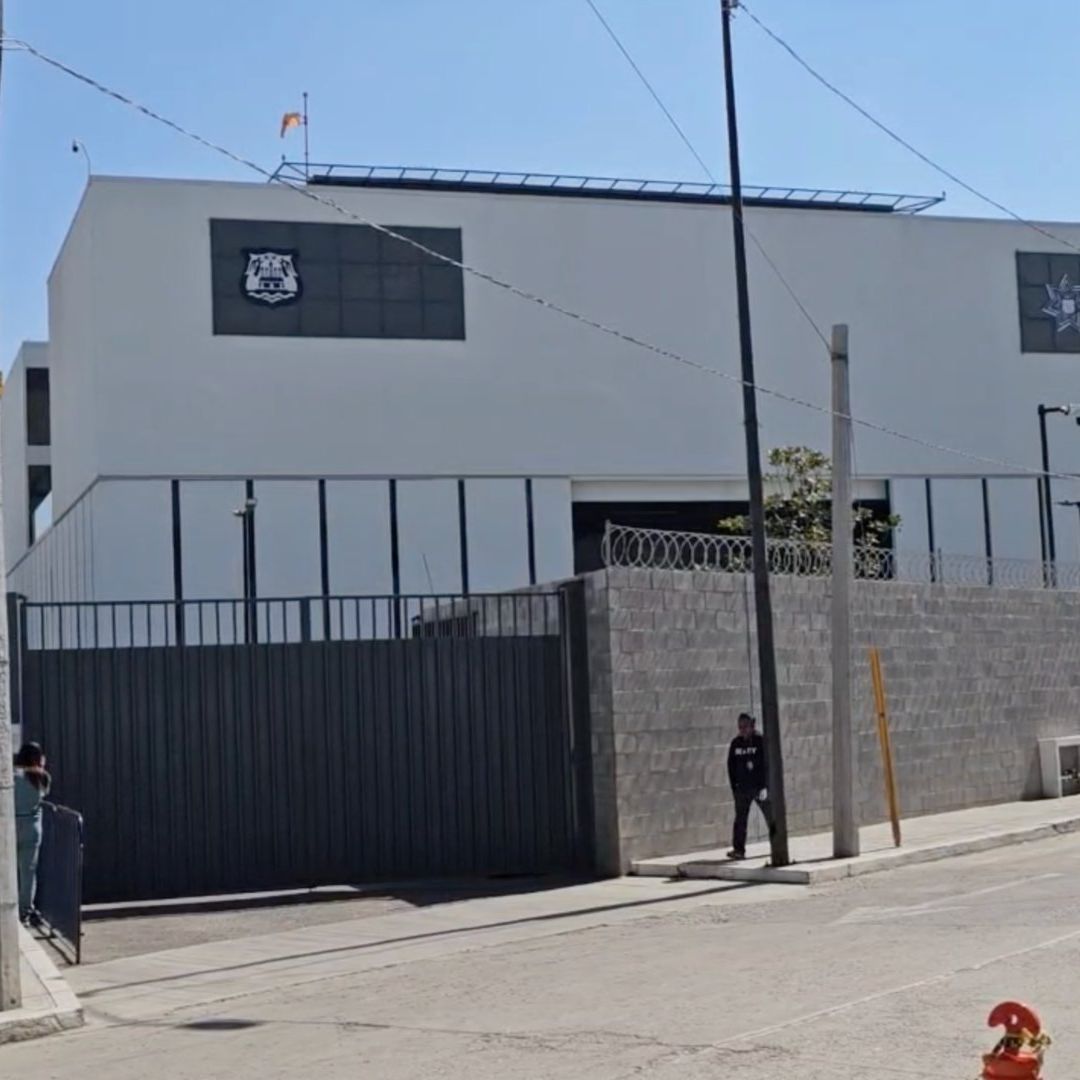 Dos Hombres y una Mujer Mandos de Policía Municipal de Puebla Detenidos en Complejo de Seguridad por Presunta Corrupción