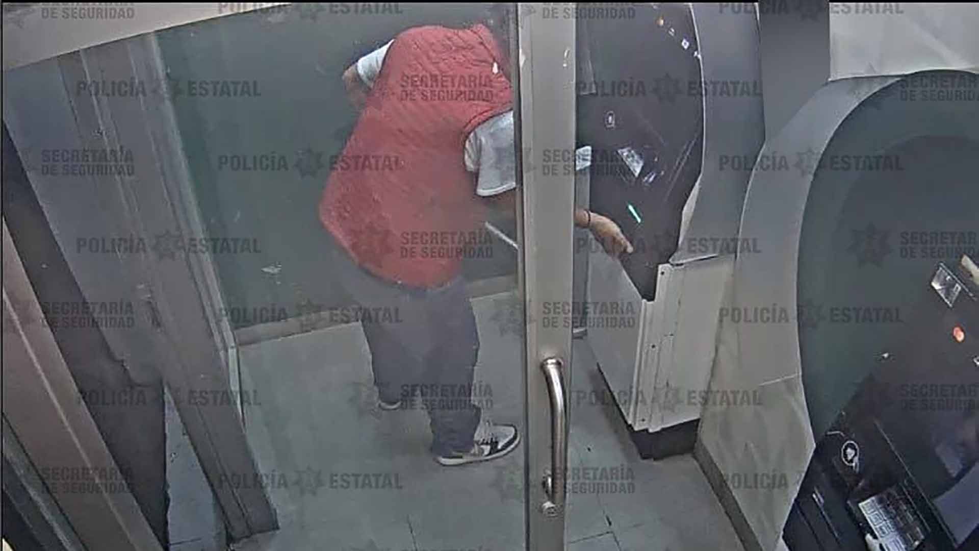 El detenido fue llevado al Ministerio Público en Nicolás Romero, donde se determinará su situación jurídica.