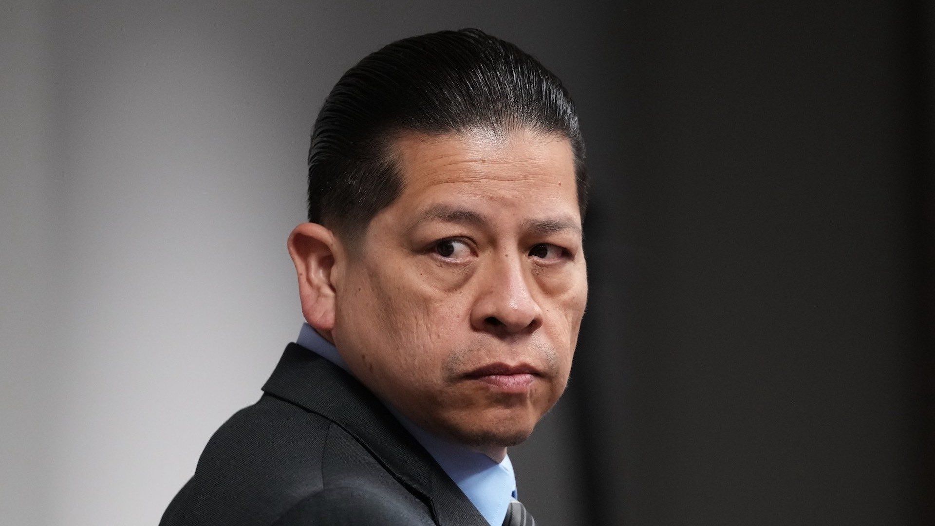 Declaran inocente a expolicia implicado en respuesta a tiroteo de Uvalde en 2022