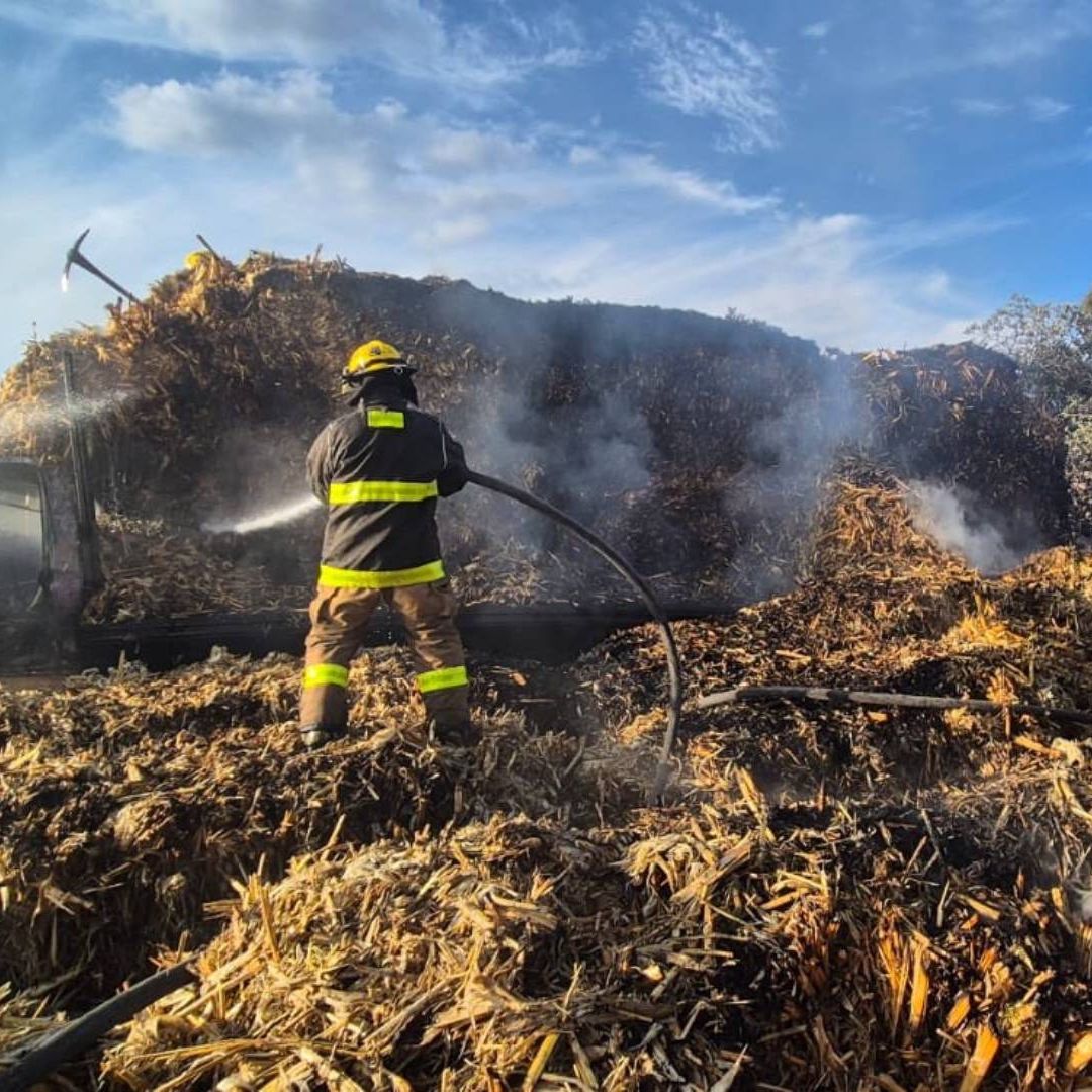 Incendio Tractocamión Zacate Autopista Puebla Atlixco Santa Clara Ocoyucan