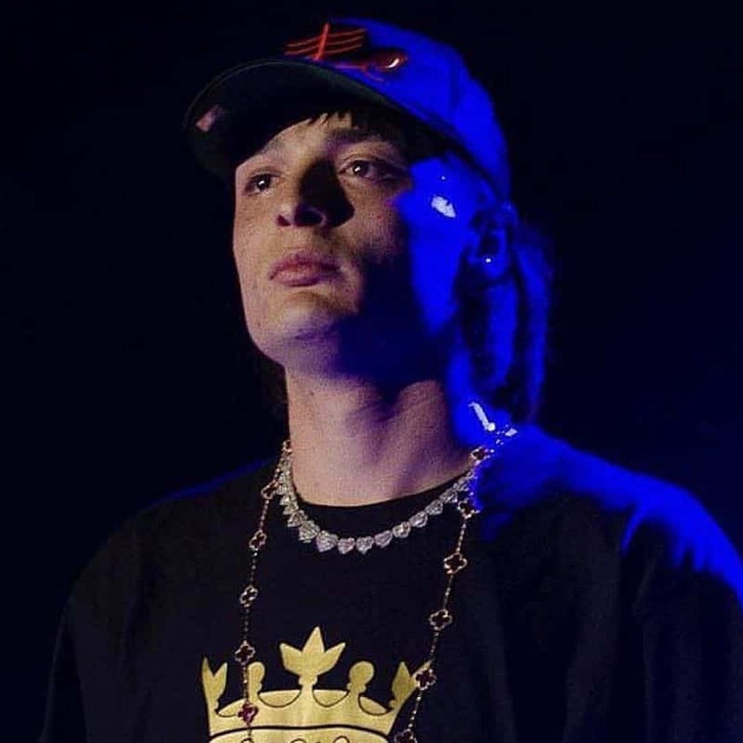 Peso Pluma tiene sólo 23 años de edad y es el segundo artista más escuchado de Spotify