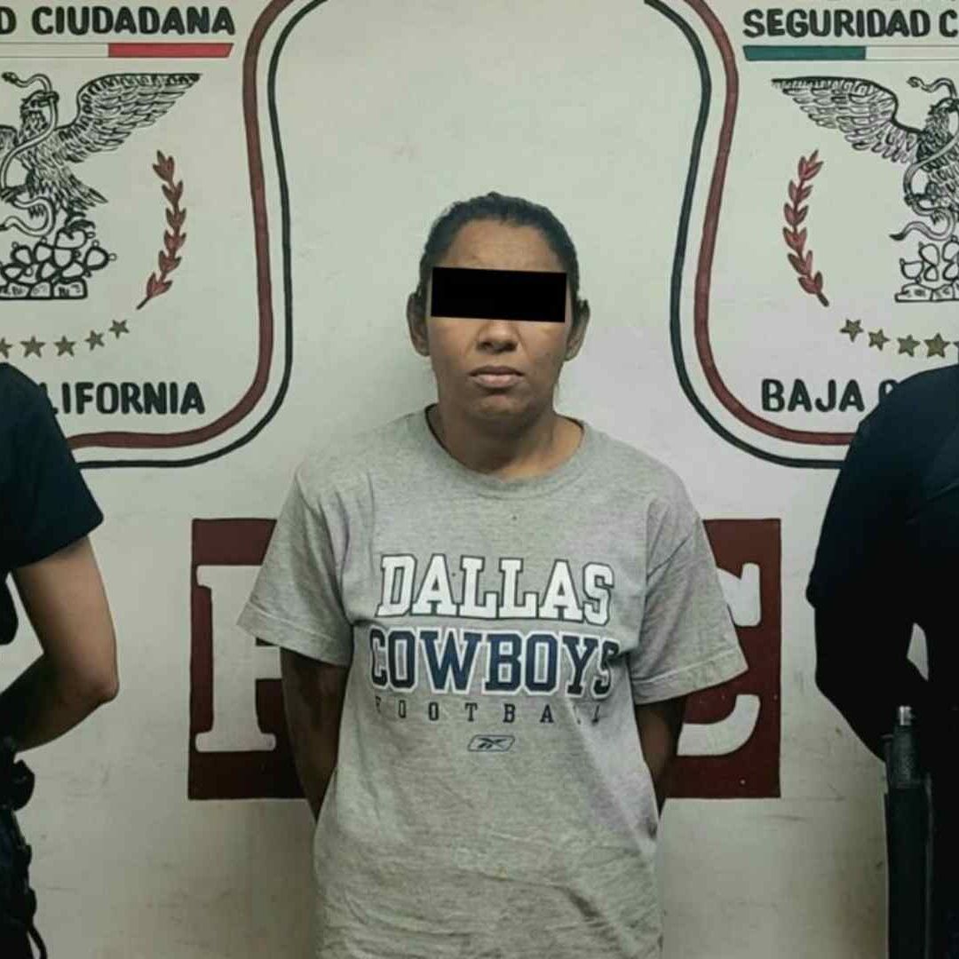 Detienen a mujer que maltrataba a sus dos hijas en Mexicali