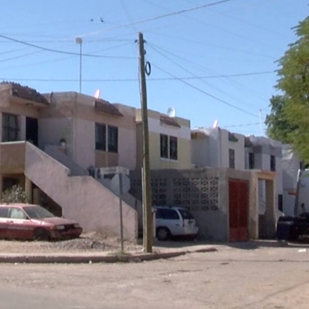 Sujeto Detenido por Presuntamente Amenazar de Muerte a Su Vecina en Hermosillo
