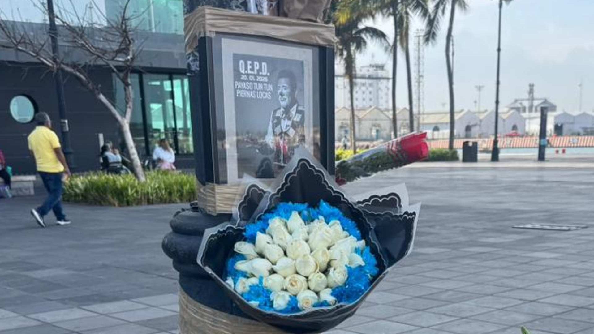 Realizan homenaje en memoria del payaso Tun Tun Piernas Locas en el malecón de Veracruz.