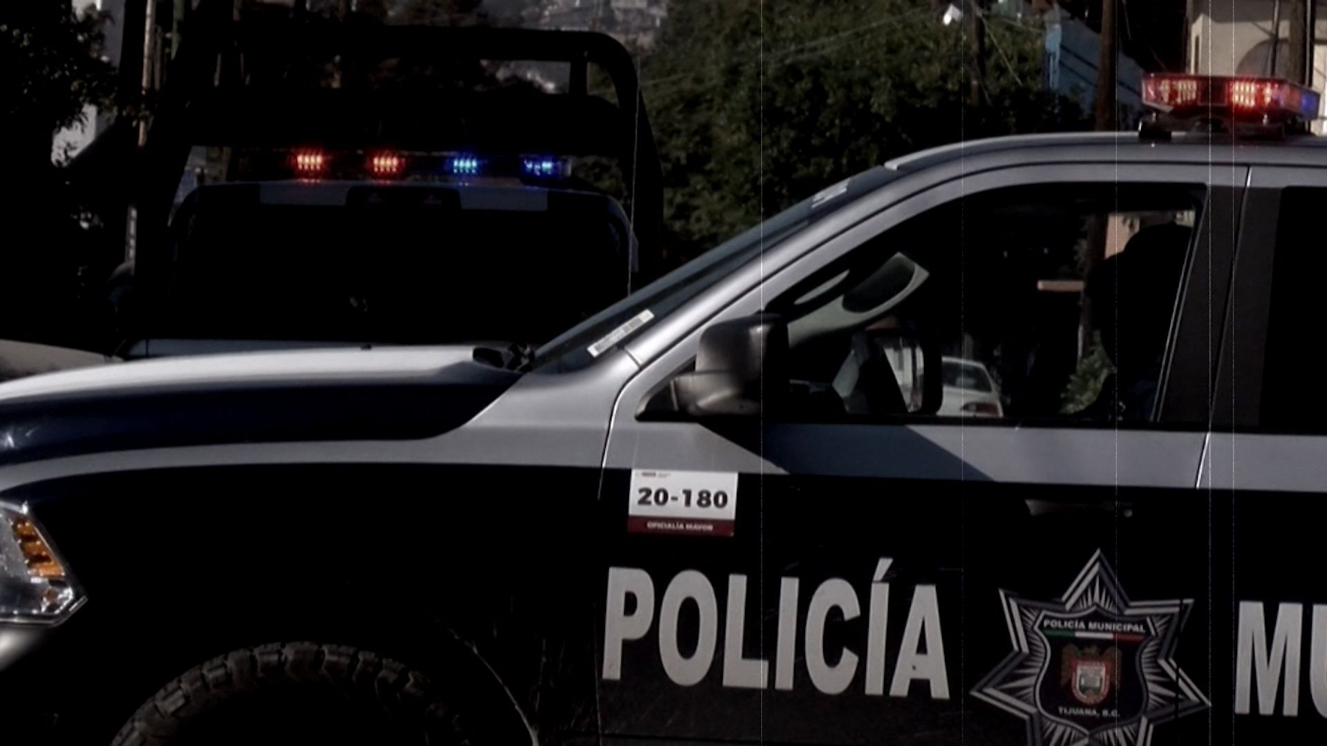 Detienen a Dos Hombres por Portación Ilegal de Armas en San Quintín