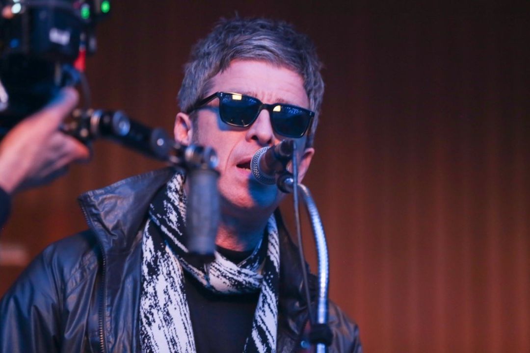 Noel Gallagher Lanza 'Council Skies' y Se Abre Sobre Oasis