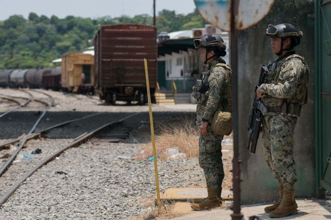 Larrea entrega vías del Istmo y gobierno le amplia concesión 8 años, buen acuerdo de AMLO