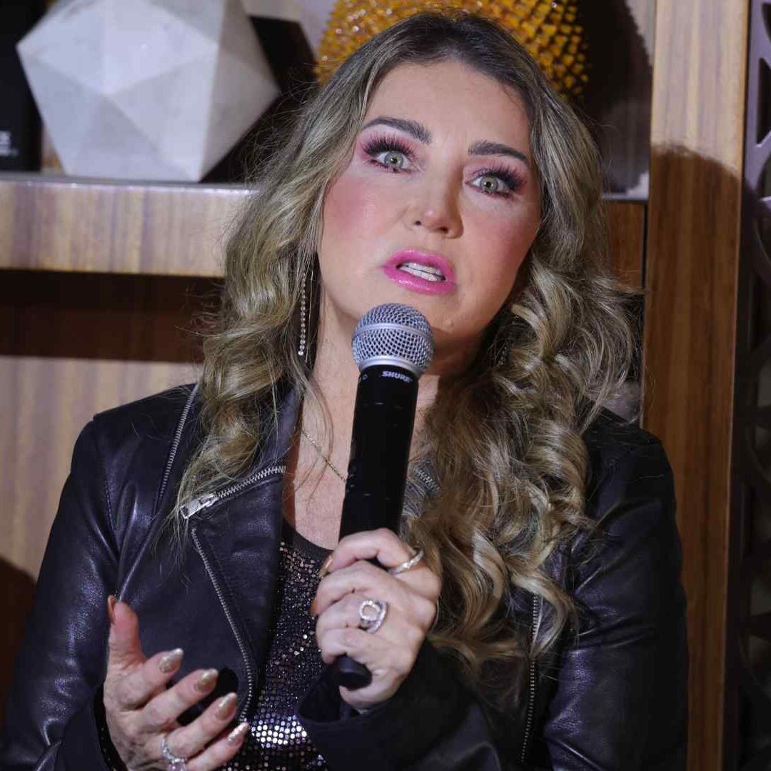 Alicia Villarreal vs Cruz Martínez: Cantante Regresa a Fiscalía para Retomar Caso contra Exesposo