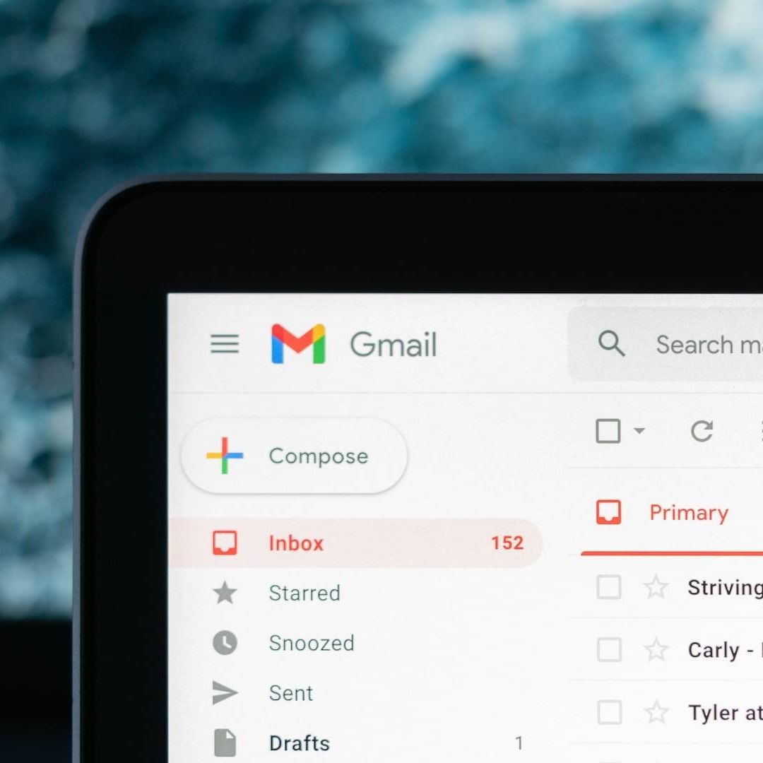 en Gmail se pueden eliminar todos los correos viejos de hace un año con tan sólo un comando