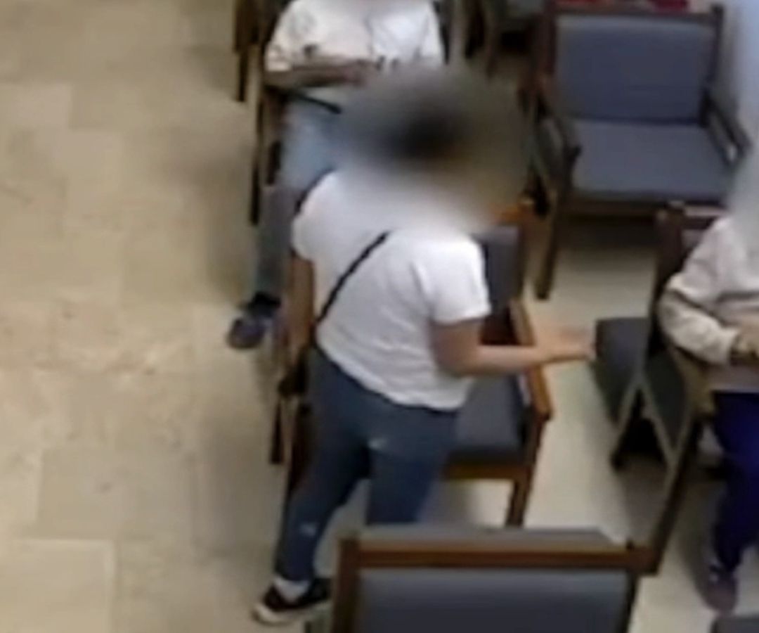 Mujer Entra a Robar a Adultos Mayores en un Templo en León Guanajuato