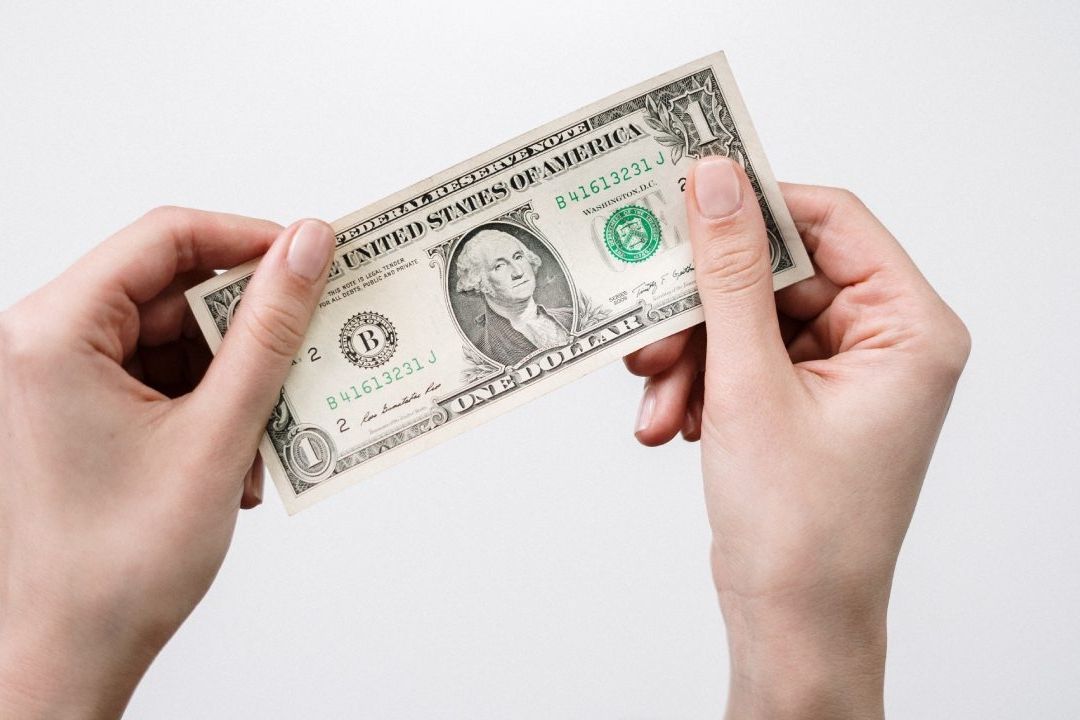 A cómo está el dólar hoy 2 de junio de 2023 y el tipo de cambio en México