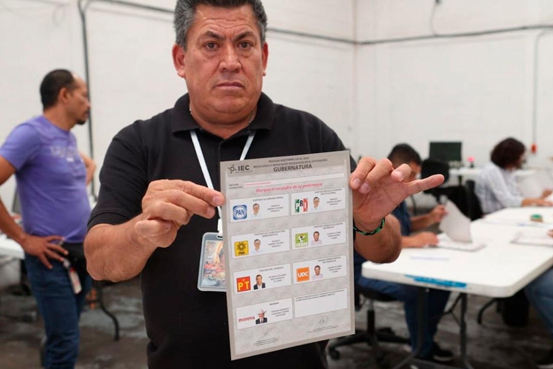 Documentación y material que conforma el paquete electoral postal para el voto coahuilense en el extranjero