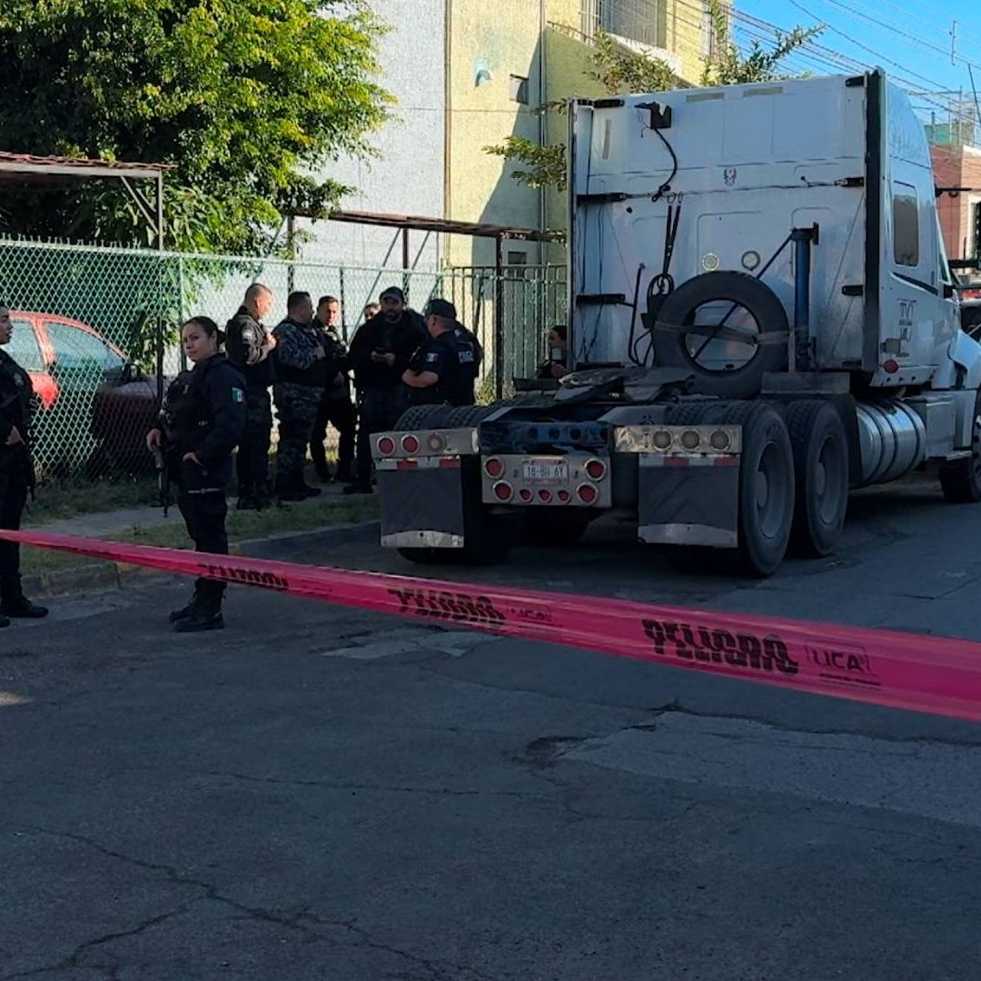 Un hombre fue rescatado del interior de un tráiler en Tlaquepaque; lo habían asaltado