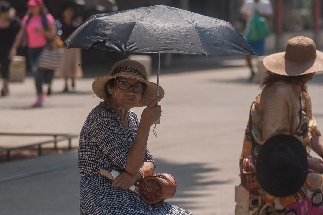 Protección Civil de CDMX pide a población evitar exponerse al sol directamente