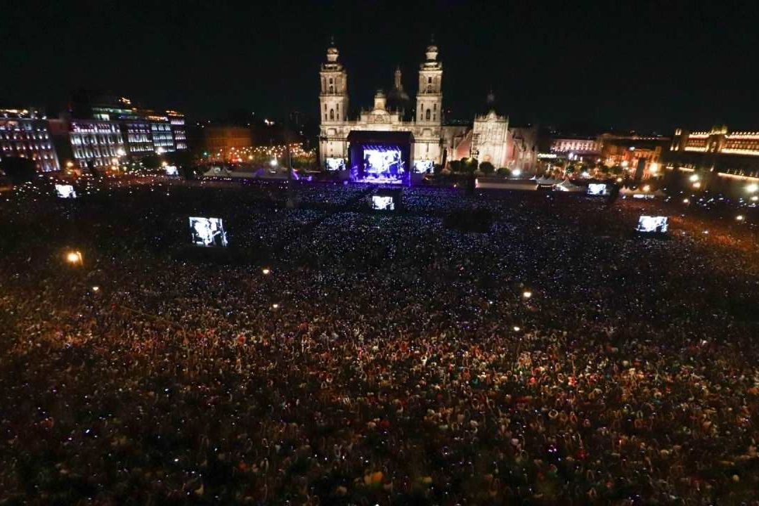 Los Fabulosos Cadillacs reúnen a 300 Mil personas en el Zócalo